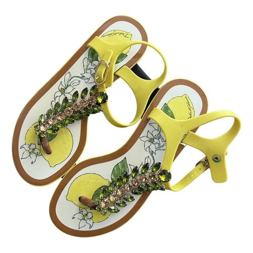 Pre-owned Dolce & Gabbana Flip Flops In Yellow