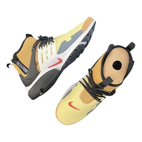 Pre-owned Nike Cloth High Trainers In Yellow
