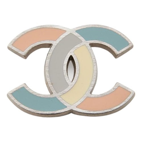 Pre-owned Chanel Cc Pin & Brooche In Multicolour