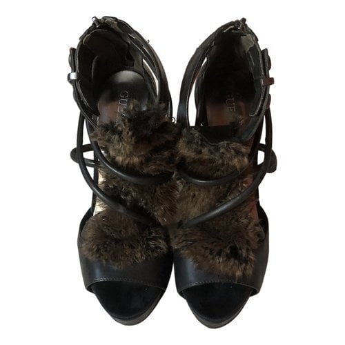 Pre-owned Guess Faux Fur Sandals In Brown