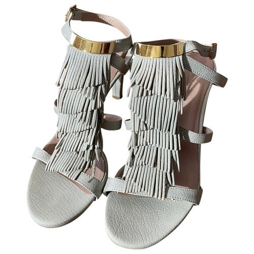 Pre-owned Chloé Leather Sandals In Grey