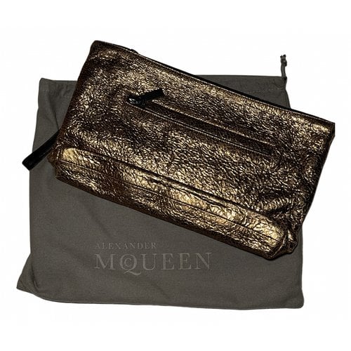 Pre-owned Alexander Mcqueen Leather Clutch Bag In Gold