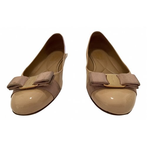 Pre-owned Ferragamo Patent Leather Ballet Flats In Beige