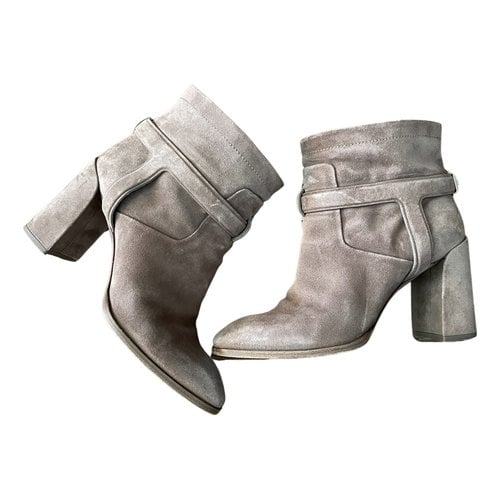 Pre-owned Chloé Ankle Boots In Grey
