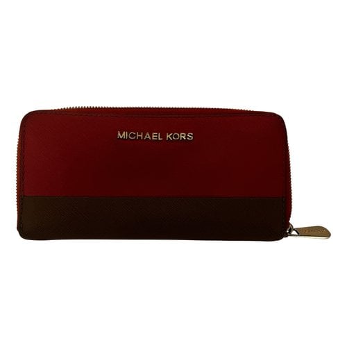 Pre-owned Michael Kors Patent Leather Wallet In Orange