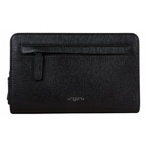Pre-owned Emanuel Ungaro Leather Clutch In Black