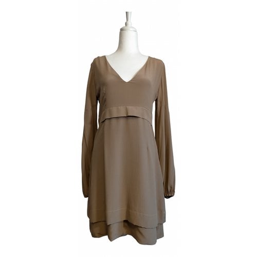 Pre-owned Simona Corsellini Silk Mid-length Dress In Beige