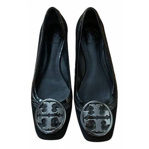 Pre-owned Tory Burch Ballet Flats In Black