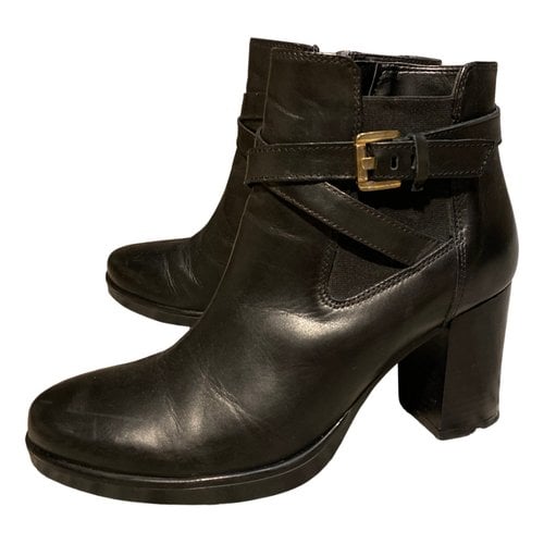 Pre-owned Carvela Leather Buckled Boots In Black