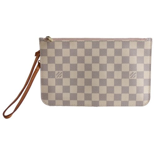 Pre-owned Louis Vuitton Clutch Bag In White