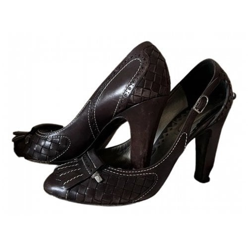 Pre-owned Bottega Veneta Leather Mid Heel In Brown