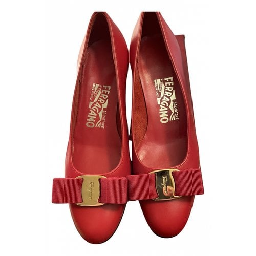 Pre-owned Ferragamo Vara Leather Ballet Flats In Red
