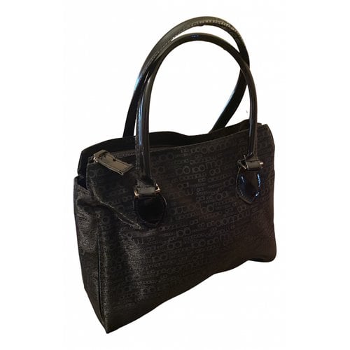 Pre-owned Gai Mattiolo Patent Leather Handbag In Black