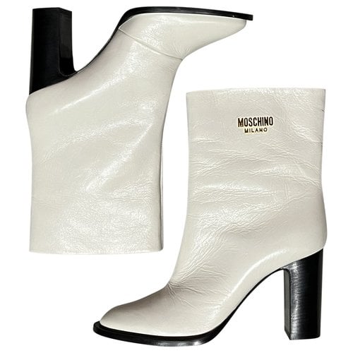 Pre-owned Moschino Leather Ankle Boots In Ecru