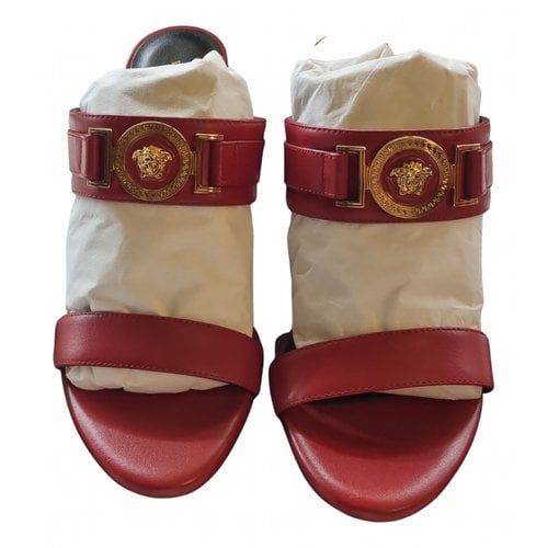 Pre-owned Versace Leather Mules In Red