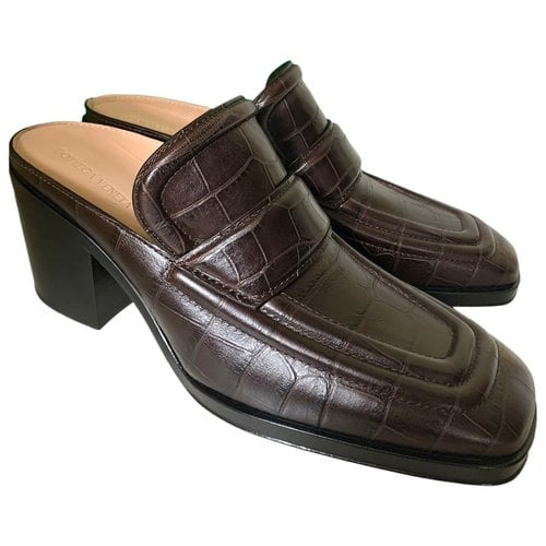 Pre-owned Bottega Veneta Leather Flat In Brown