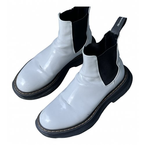 Pre-owned Alexander Mcqueen Leather Boots In White