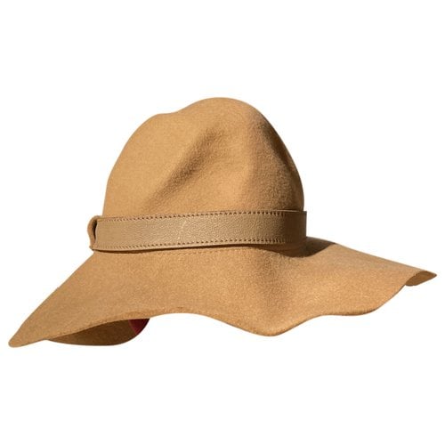 Pre-owned Elisabetta Franchi Wool Hat In Camel