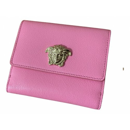 Pre-owned Versace La Medusa Leather Wallet In Pink