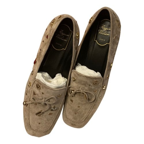 Pre-owned Roger Vivier Leather Flats In Camel