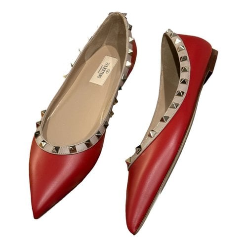 Pre-owned Valentino Garavani Rockstud Leather Ballet Flats In Red