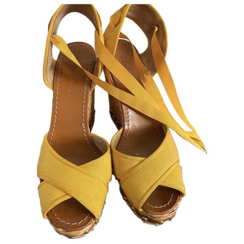 Pre-owned Dolce & Gabbana Cloth Sandals In Yellow