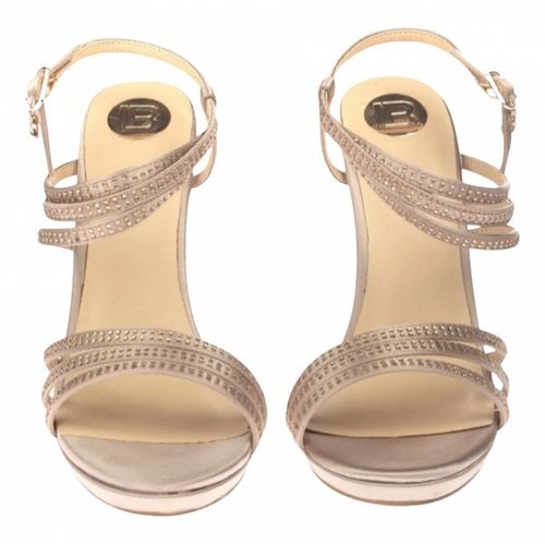 Pre-owned Laura Biagiotti Leather Sandals In Beige