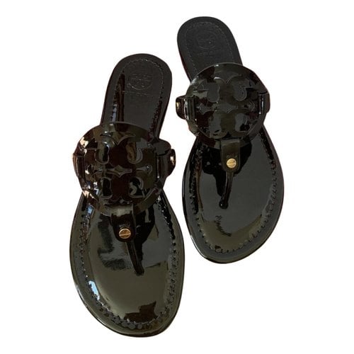 Pre-owned Tory Burch Patent Leather Sandal In Black