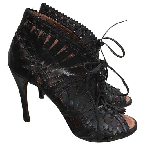 Pre-owned Alaïa Leather Sandal In Black