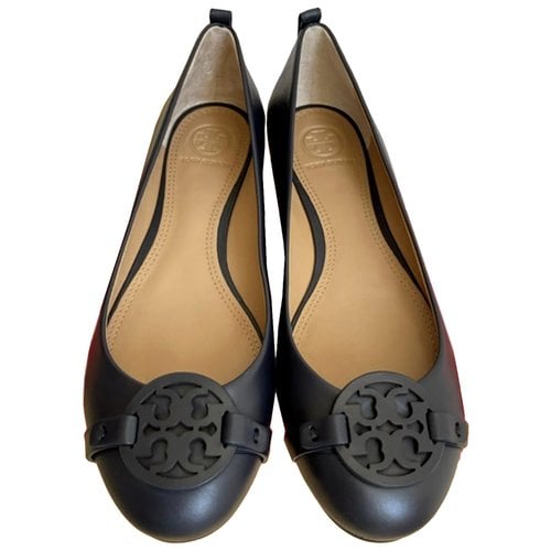 Pre-owned Tory Burch Leather Ballet Flats In Navy