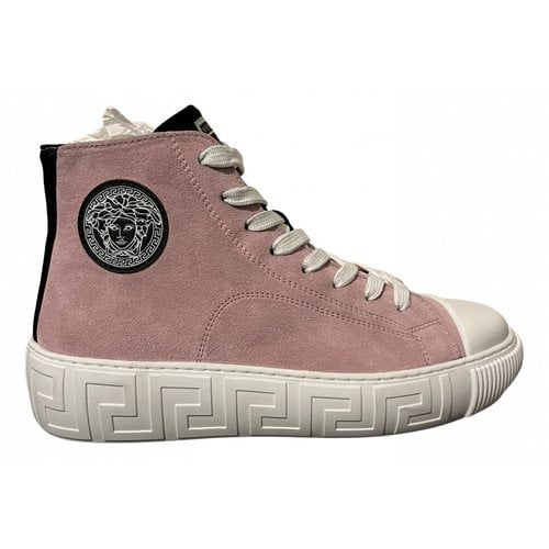 Pre-owned Versace Trainers In Pink