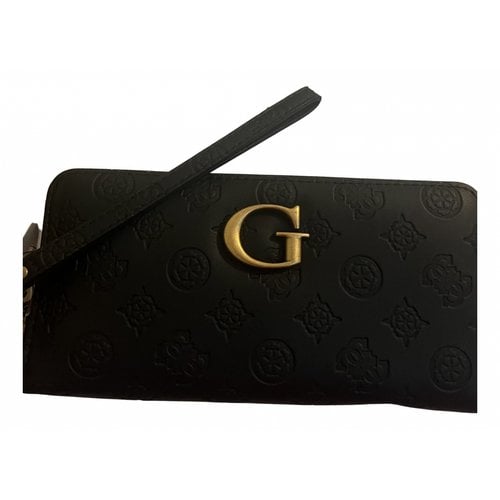 Pre-owned Guess Leather Clutch In Black