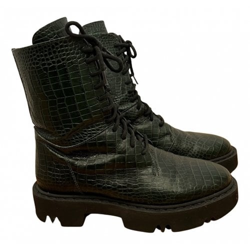 Pre-owned Aquatalia Leather Snow Boots In Green