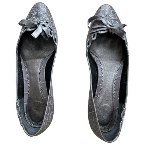 Pre-owned Giorgio Armani Leather Ballet Flats In Grey