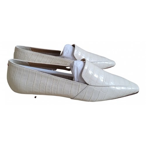 Pre-owned Aeyde Leather Flat In Beige