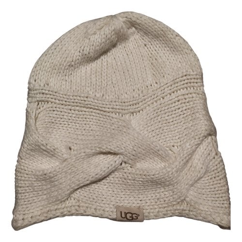 Pre-owned Ugg Beanie In White