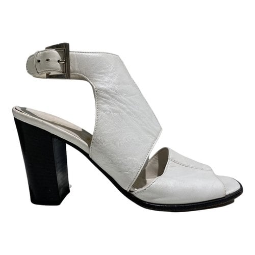 Pre-owned Prada Leather Sandal In White