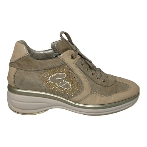 Pre-owned Cesare Paciotti Leather Trainers In Beige