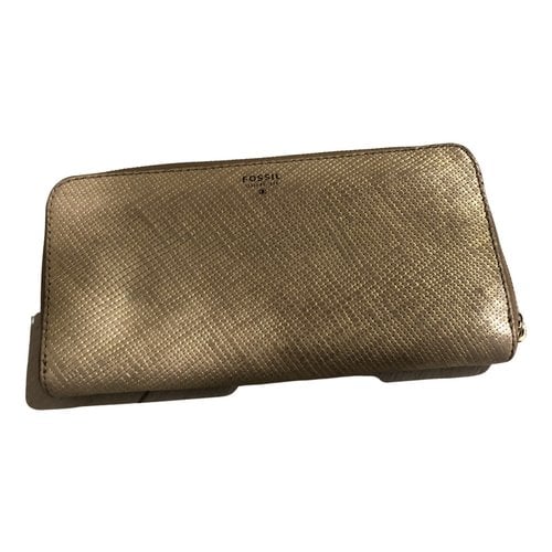 Pre-owned Fossil Leather Wallet In Gold