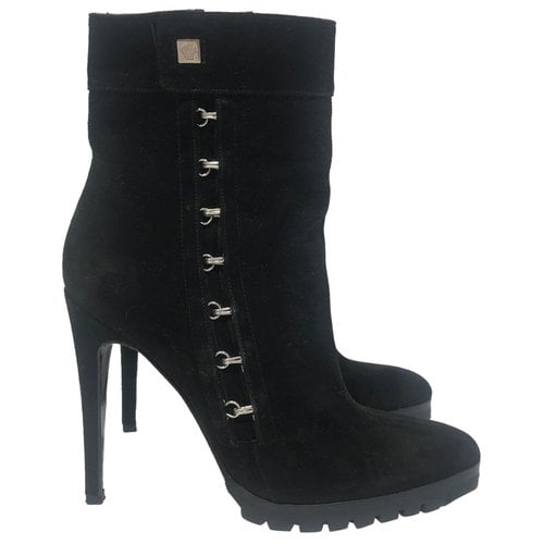 Pre-owned Versace Buckled Boots In Black