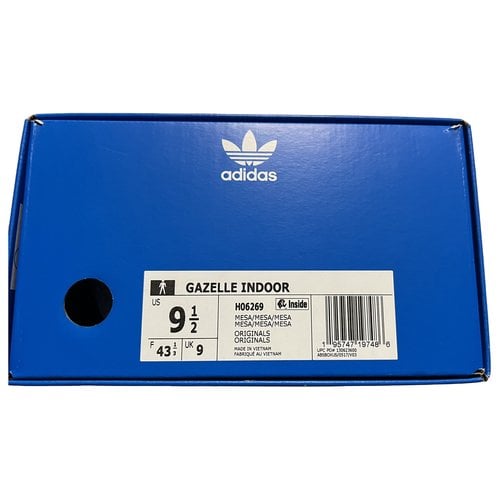 Pre-owned Adidas Originals Cloth Low Trainers In Brown