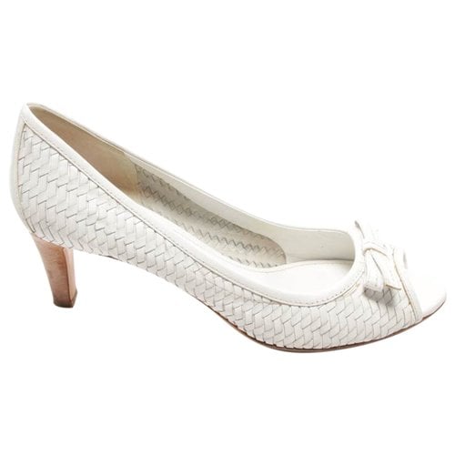 Pre-owned Carshoe Leather Heels In White