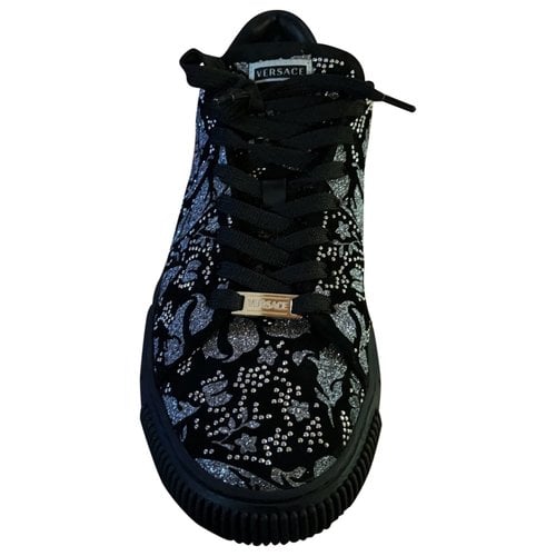 Pre-owned Versace Cloth Low Trainers In Black
