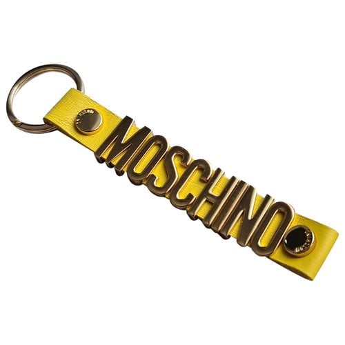 Pre-owned Moschino Leather Key Ring In Yellow