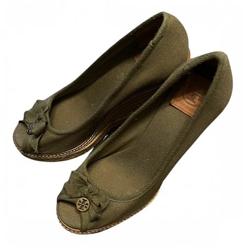 Pre-owned Tory Burch Cloth Espadrilles In Green