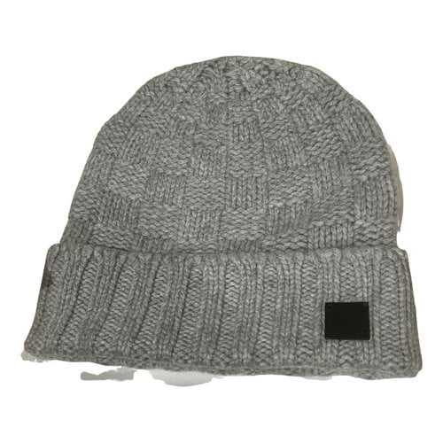 Pre-owned Louis Vuitton Cashmere Hat In Grey