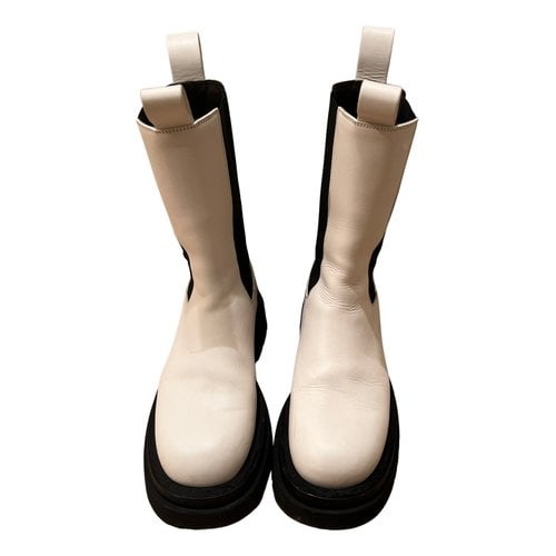 Pre-owned Bottega Veneta Leather Ankle Boots In White