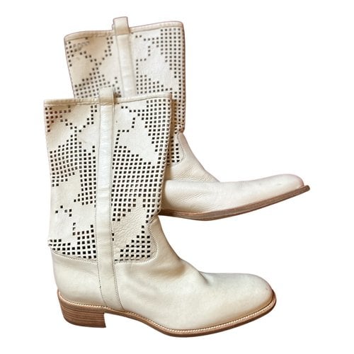 Pre-owned Sartore Leather Ankle Boots In Ecru