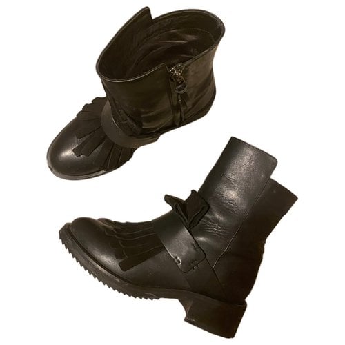 Pre-owned Dorothee Schumacher Leather Buckled Boots In Black