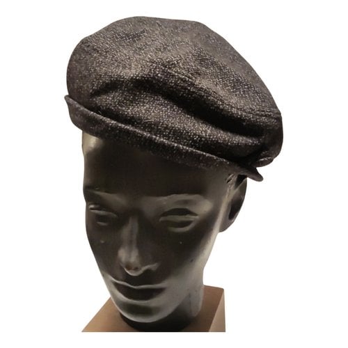 Pre-owned Emporio Armani Wool Beret In Grey